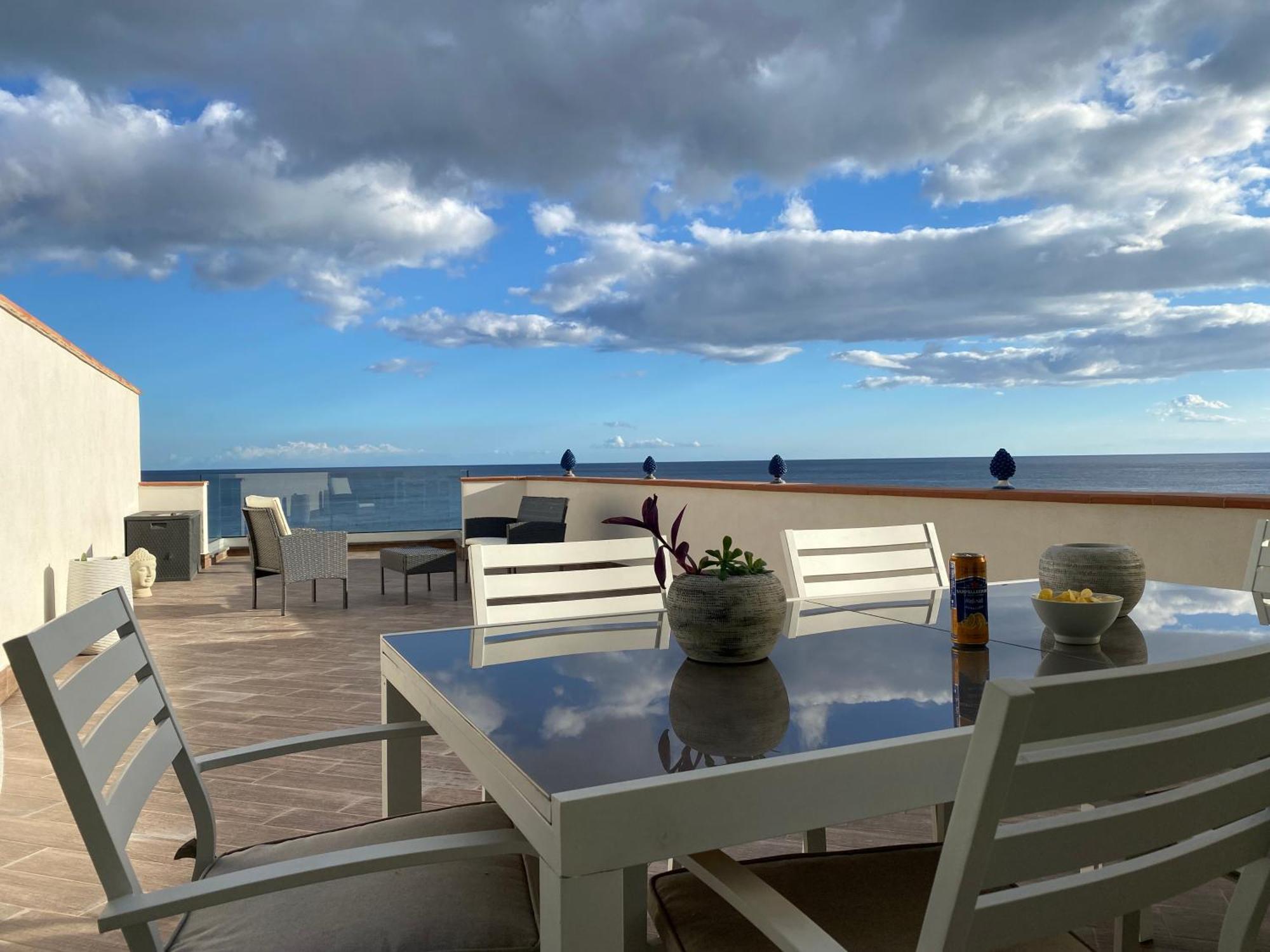 Beach Penthouse Marisol 2Floors, Central Letojanni Exterior photo